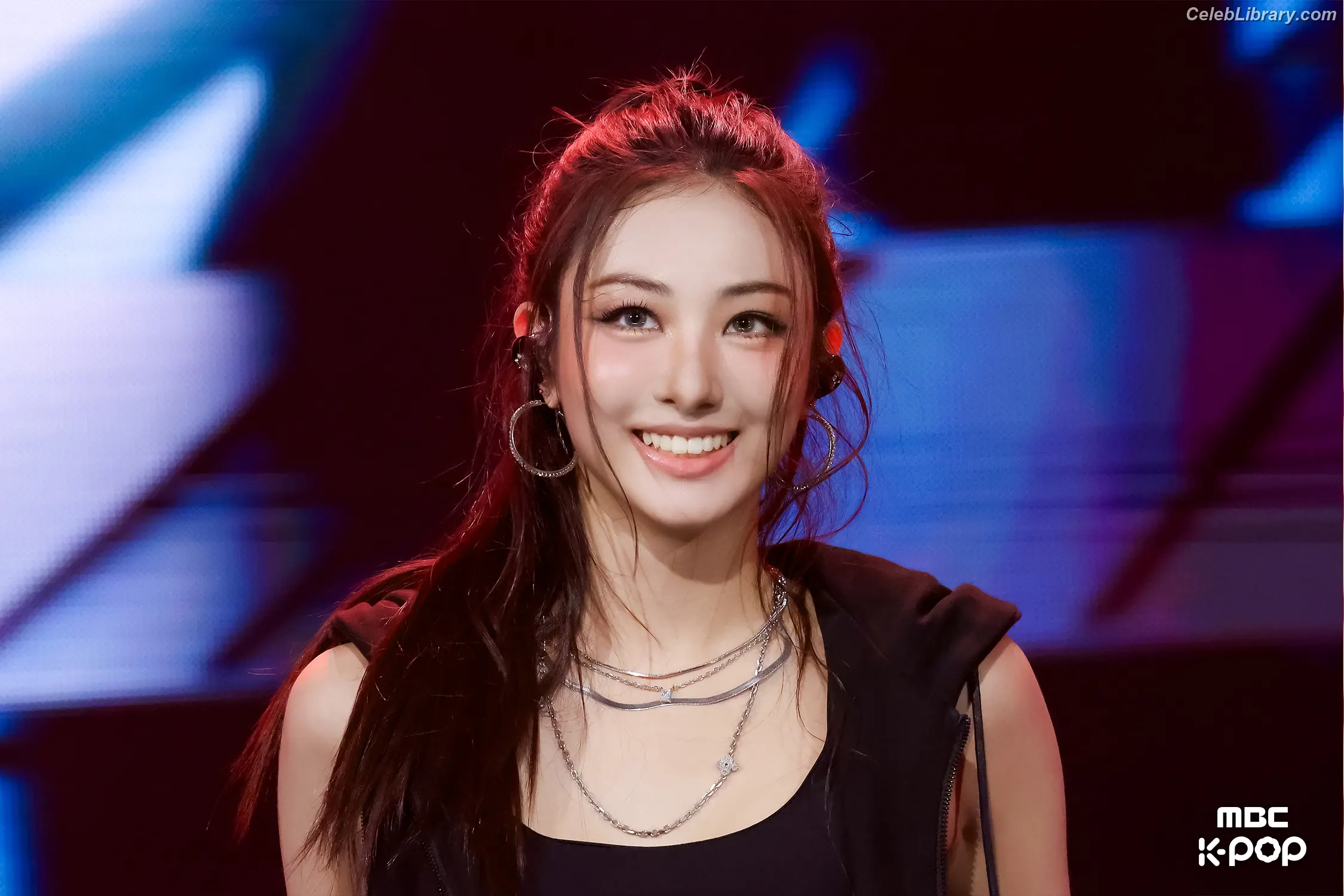 Gawon (Lee Ga-won (이가원) MEOVV) photo 7 of 368