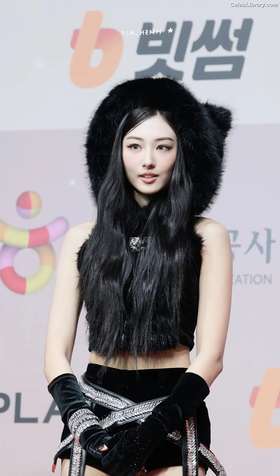 Gawon (Lee Ga-won (이가원) MEOVV) photo 23 of 368