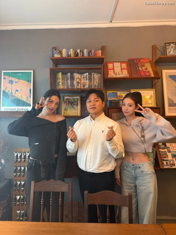Gawon (Lee Ga-won (이가원) MEOVV) photo 10 of 369