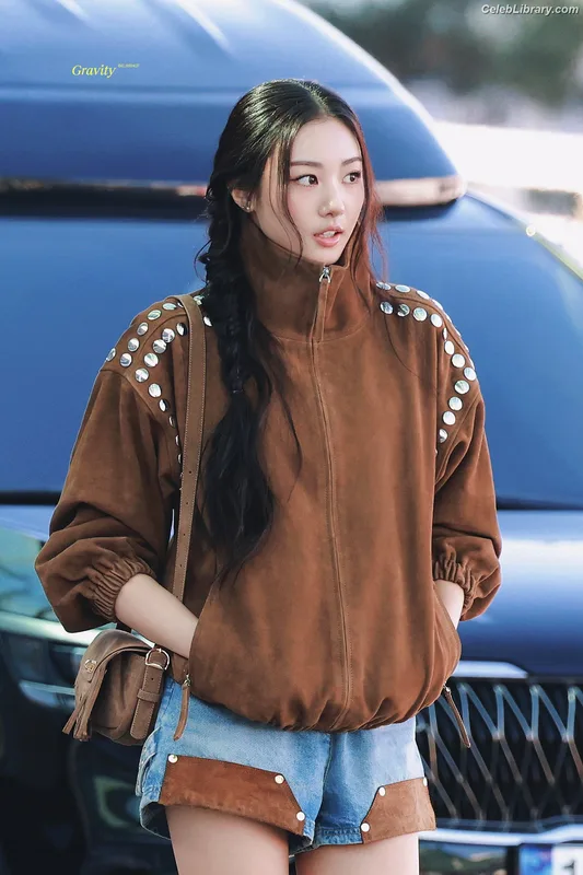Gawon (Lee Ga-won (이가원) MEOVV) photo 14 of 369