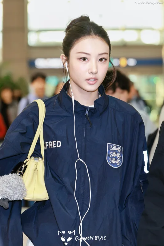 Gawon (Lee Ga-won (이가원) MEOVV) photo 16 of 369