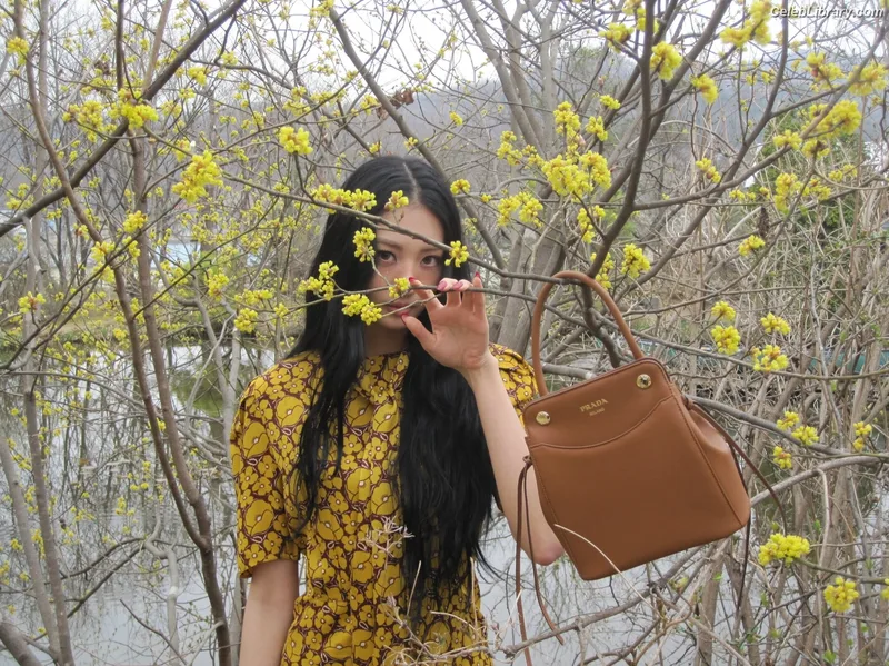 Gawon (Lee Ga-won (이가원) MEOVV) photo 11 of 369
