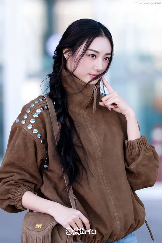 Gawon (Lee Ga-won (이가원) MEOVV) photo 15 of 369