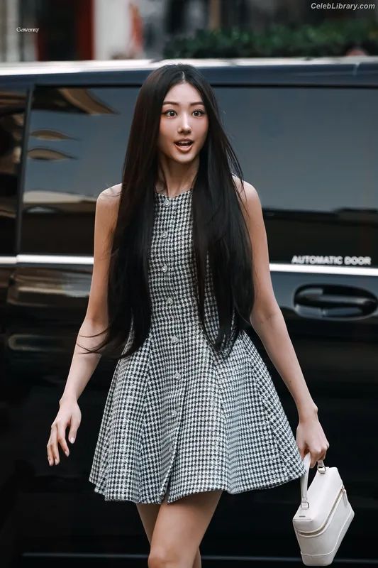 Gawon (Lee Ga-won (이가원) MEOVV) photo 7 of 369