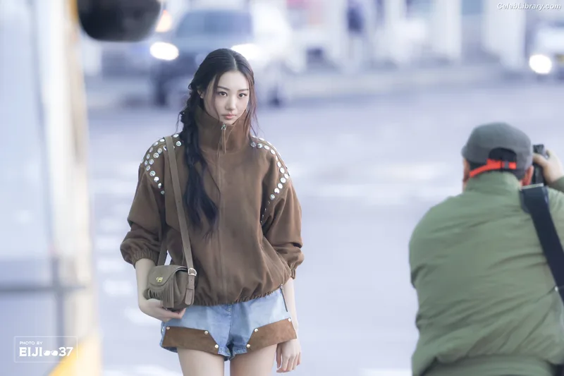 Gawon (Lee Ga-won (이가원) MEOVV) photo 14 of 369