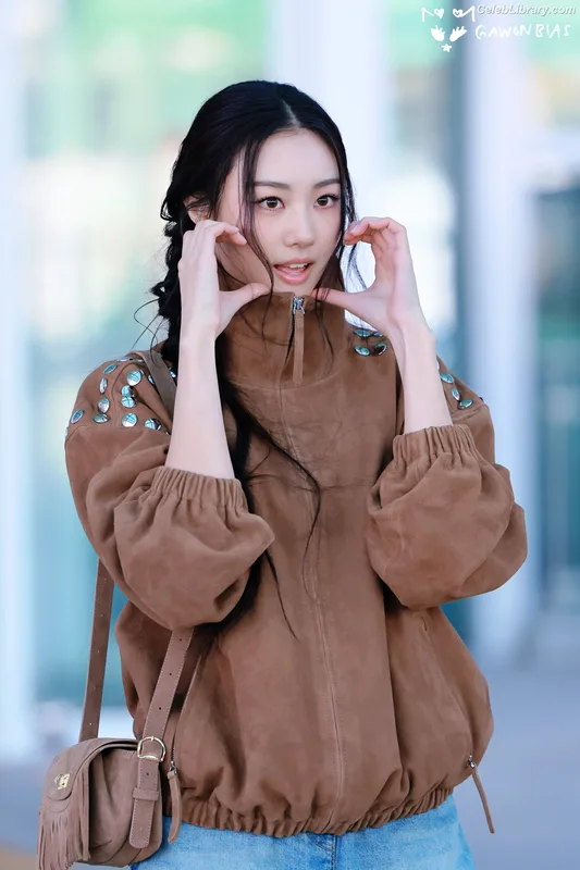 Gawon (Lee Ga-won (이가원) MEOVV) photo 17 of 369