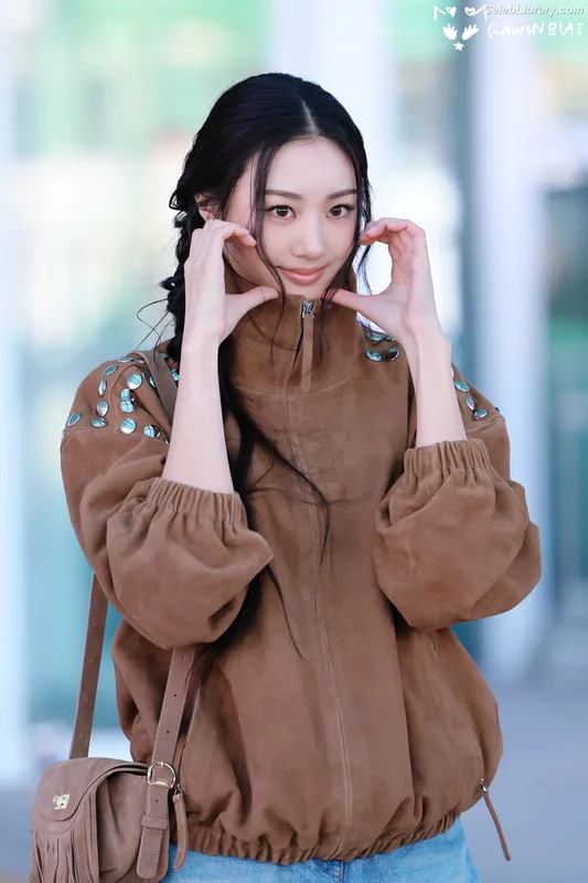Gawon (Lee Ga-won (이가원) MEOVV) photo 20 of 369
