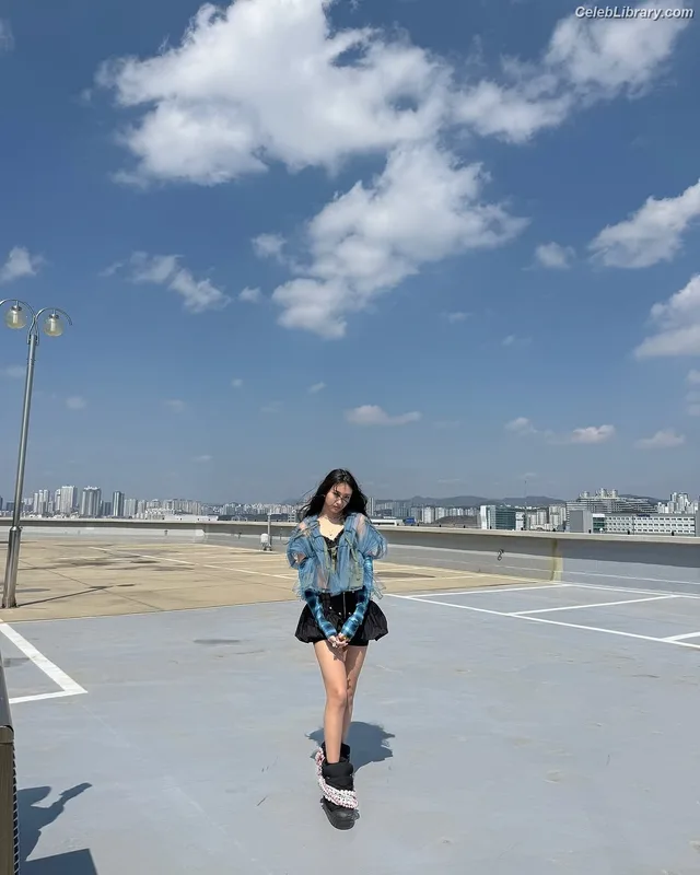 Gawon (Lee Ga-won (이가원) MEOVV) photo 6 of 369