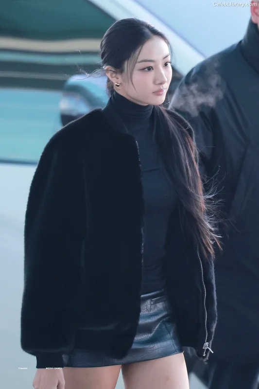 Gawon (Lee Ga-won (이가원) MEOVV) photo 11 of 369