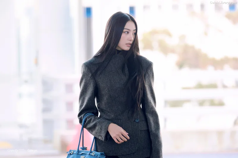 Gawon (Lee Ga-won (이가원) MEOVV) photo 11 of 369