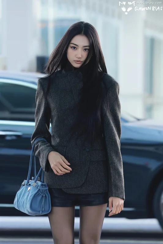 Gawon (Lee Ga-won (이가원) MEOVV) photo 12 of 369