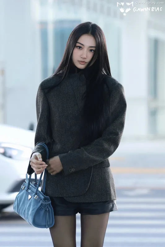 Gawon (Lee Ga-won (이가원) MEOVV) photo 13 of 369