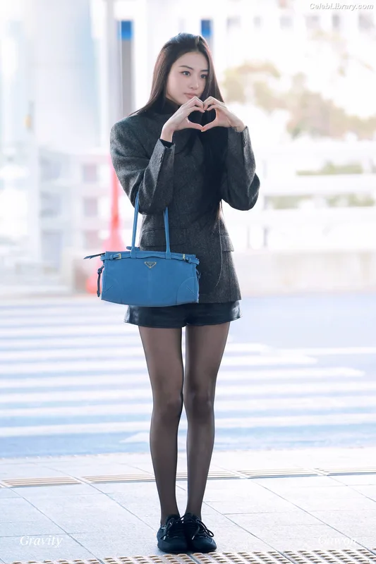 Gawon (Lee Ga-won (이가원) MEOVV) photo 14 of 369