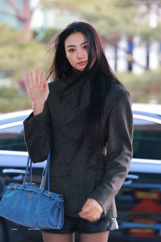 Gawon (Lee Ga-won (이가원) MEOVV) photo 16 of 369