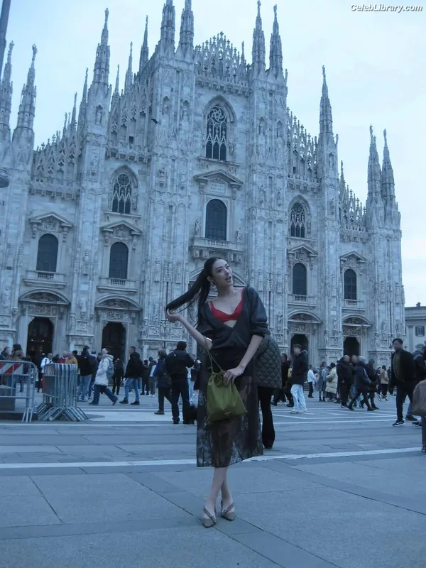 Gawon (Lee Ga-won (이가원) MEOVV) photo 20 of 369