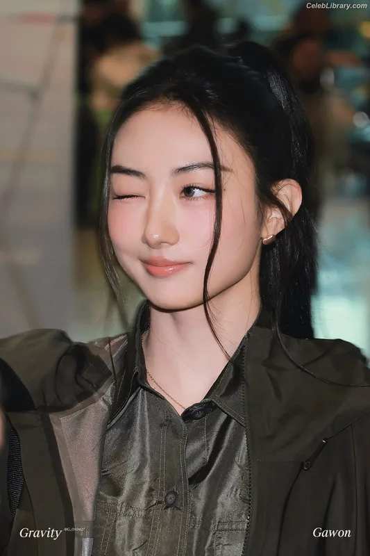 Gawon (Lee Ga-won (이가원) MEOVV) photo 11 of 369