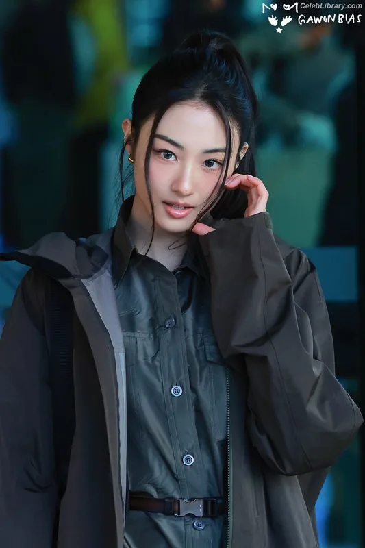 Gawon (Lee Ga-won (이가원) MEOVV) photo 14 of 369