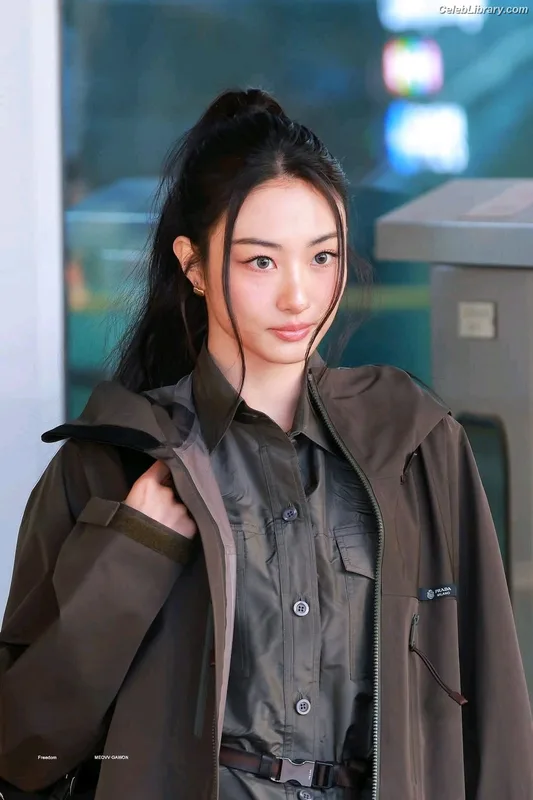 Gawon (Lee Ga-won (이가원) MEOVV) photo 17 of 369