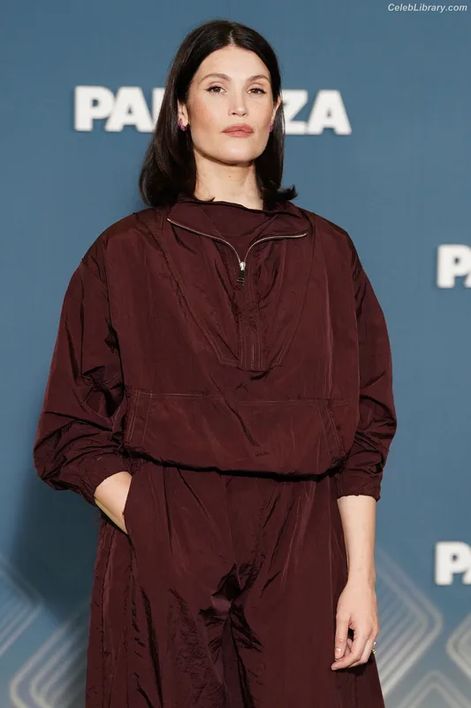 Gemma Arterton photo 1 of 707
