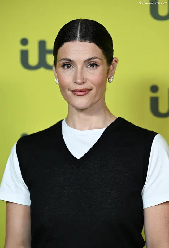 Gemma Arterton photo 4 of 707