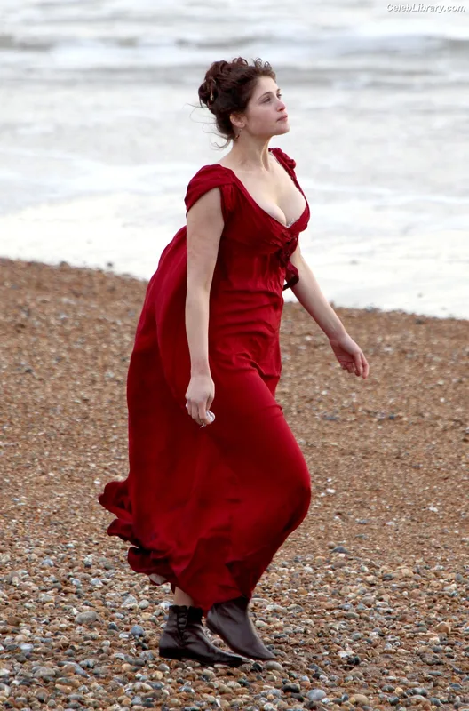 Gemma Arterton photo 2 of 707