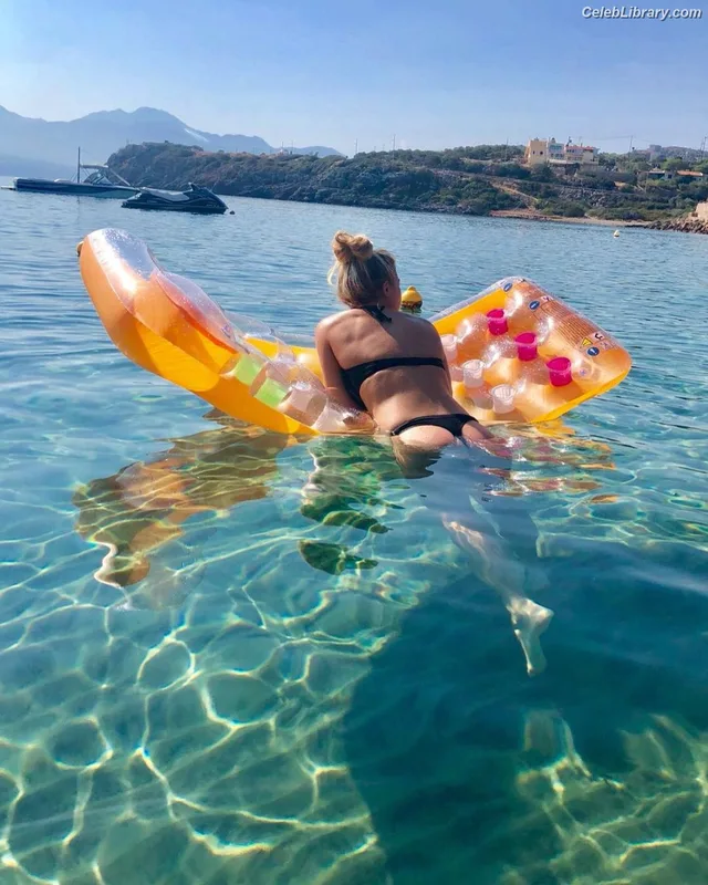 Gemma Atkinson photo 23 of 441