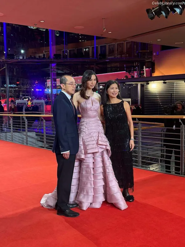 Gemma Chan photo 18 of 92