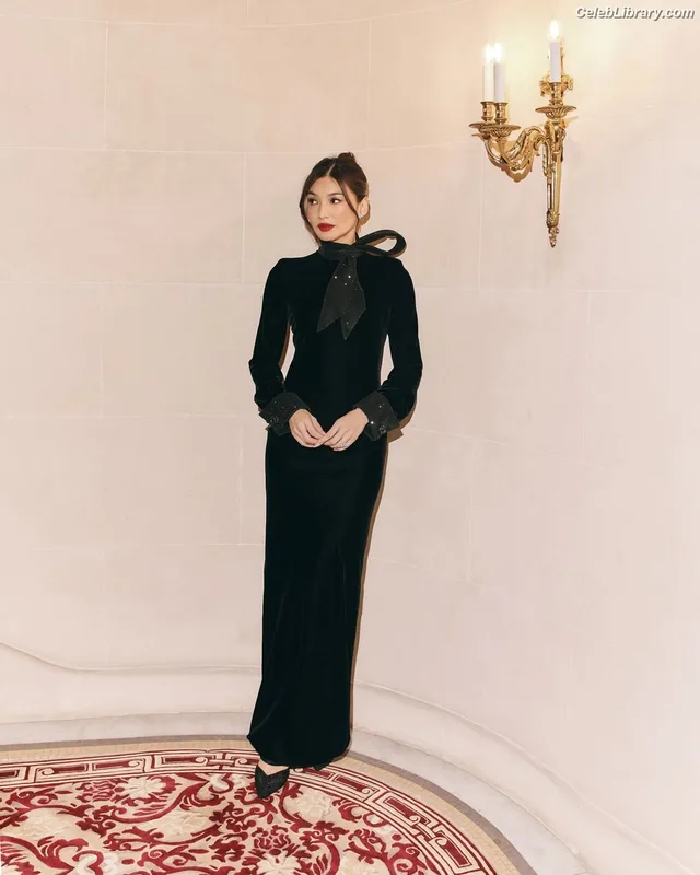 Gemma Chan photo 4 of 92