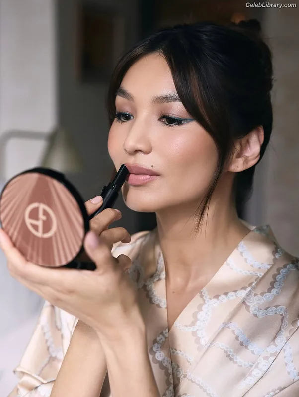 Gemma Chan photo 5 of 92