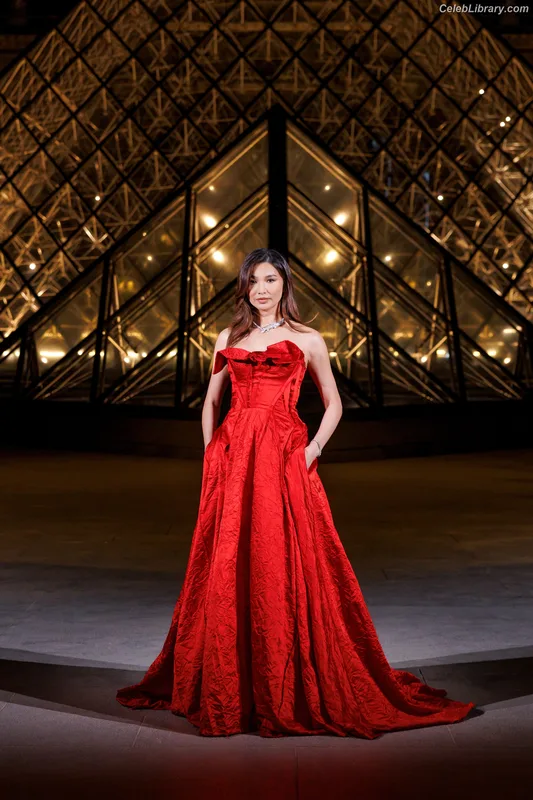 Gemma Chan photo 4 of 92