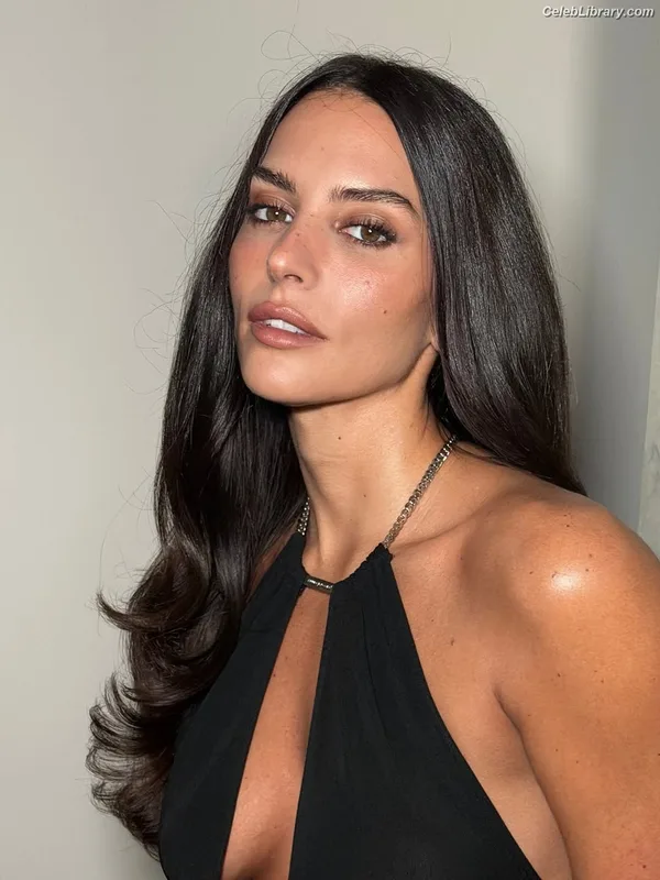 Genesis Rodriguez photo 1 of 132