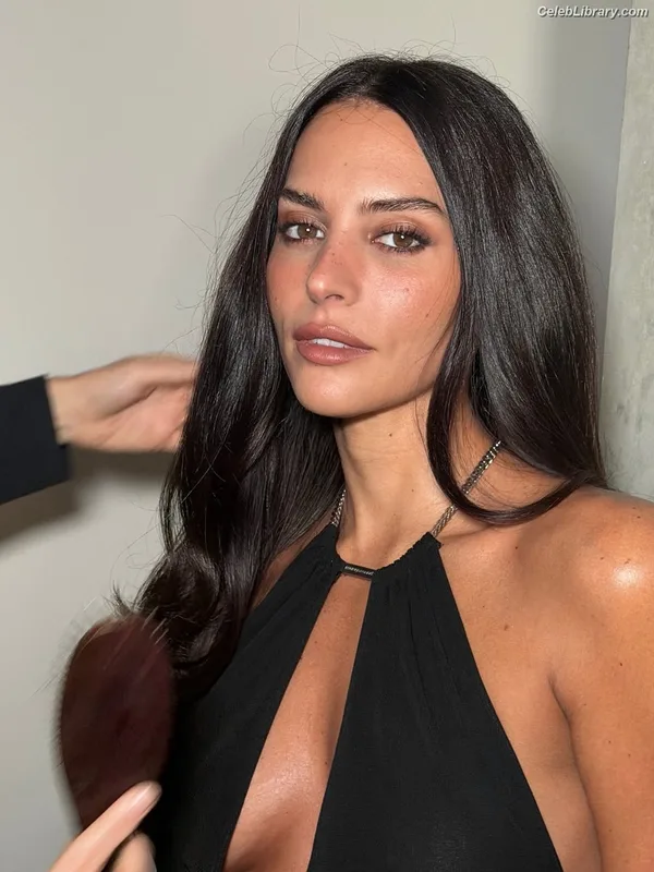 Genesis Rodriguez photo 2 of 132
