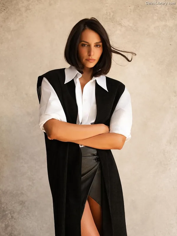 Genesis Rodriguez photo 20 of 132