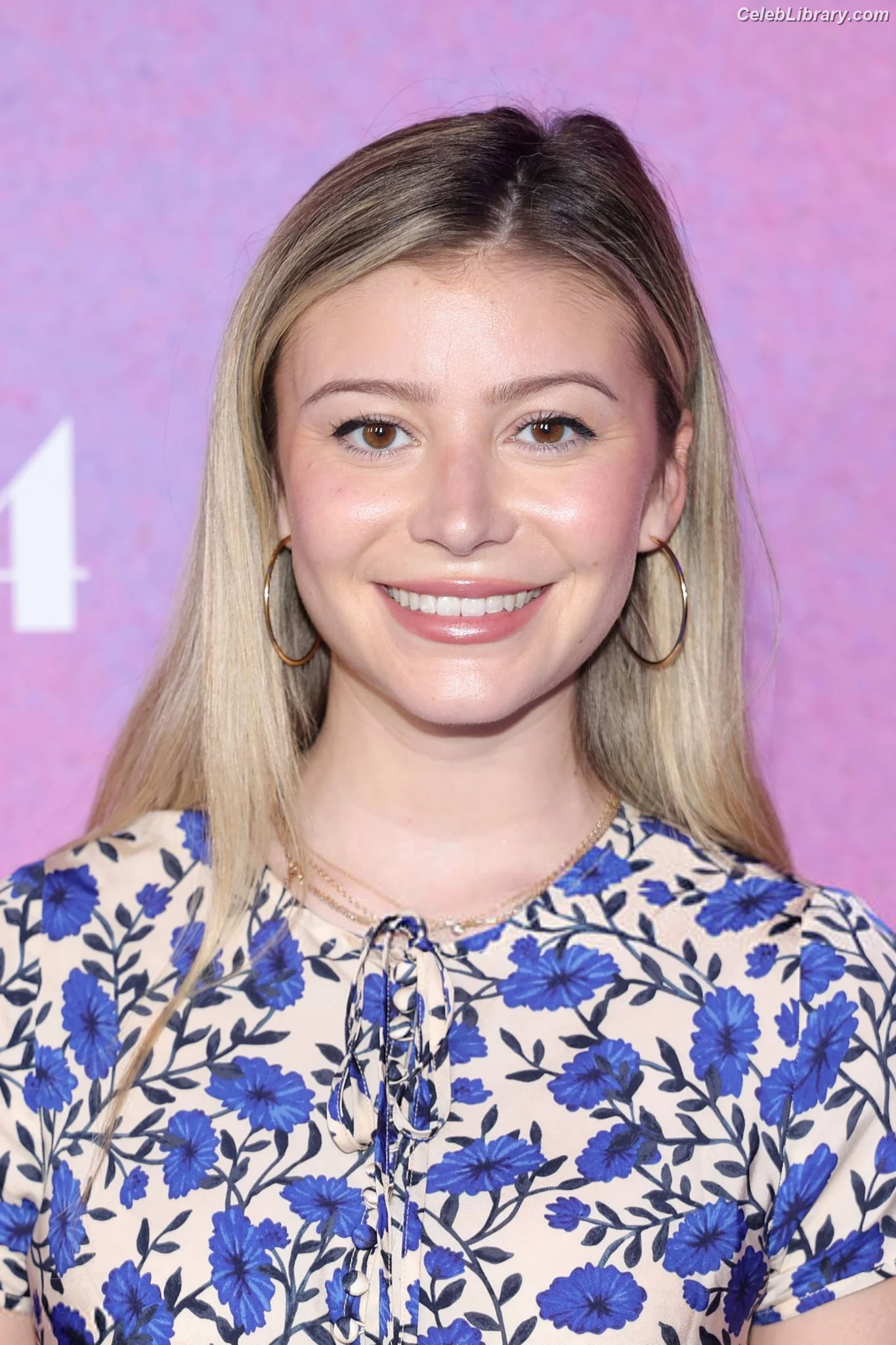 Genevieve Hannelius photo 4 of 312