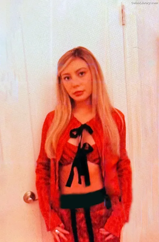 Genevieve Hannelius photo 4 of 313