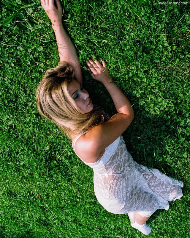 Genevieve Hannelius photo 14 of 313