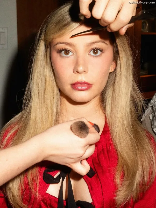 Genevieve Hannelius photo 22 of 313