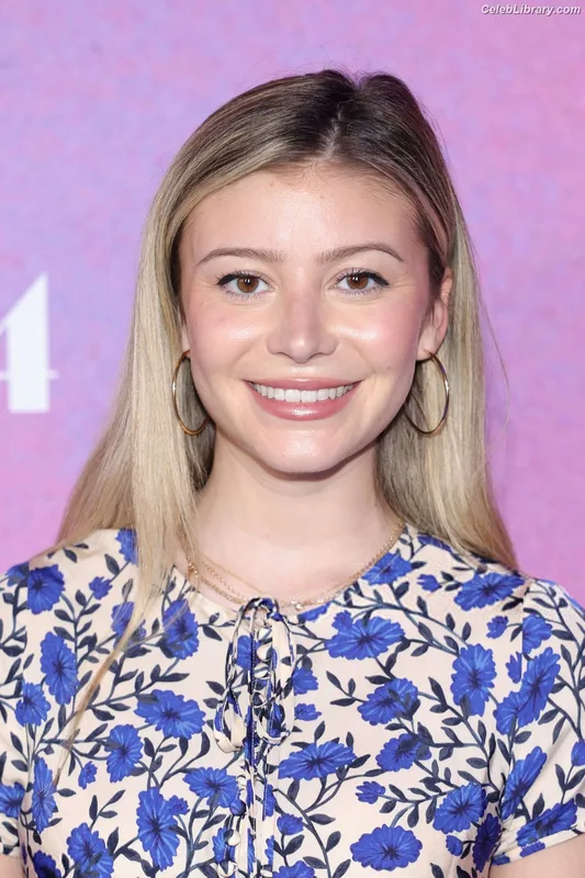 Genevieve Hannelius photo 4 of 313