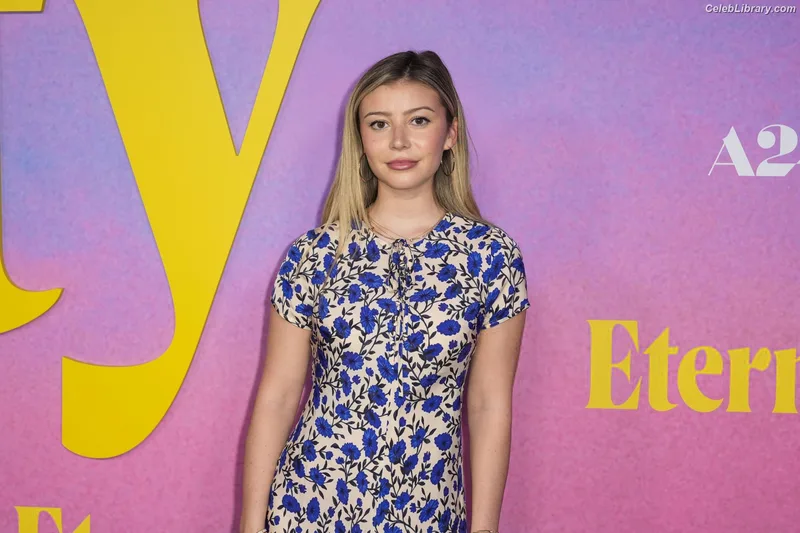 Genevieve Hannelius photo 8 of 313