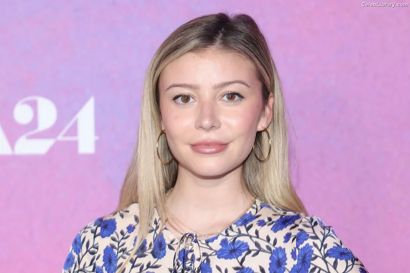Genevieve Hannelius photo 13 of 313