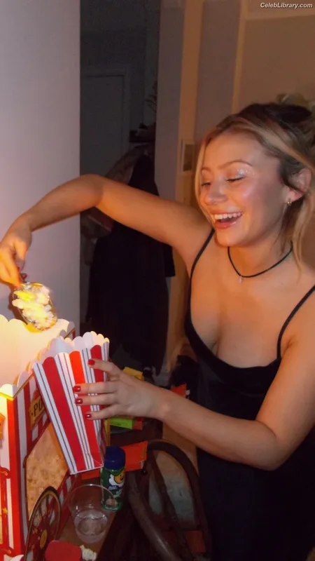 Genevieve Hannelius photo 24 of 313