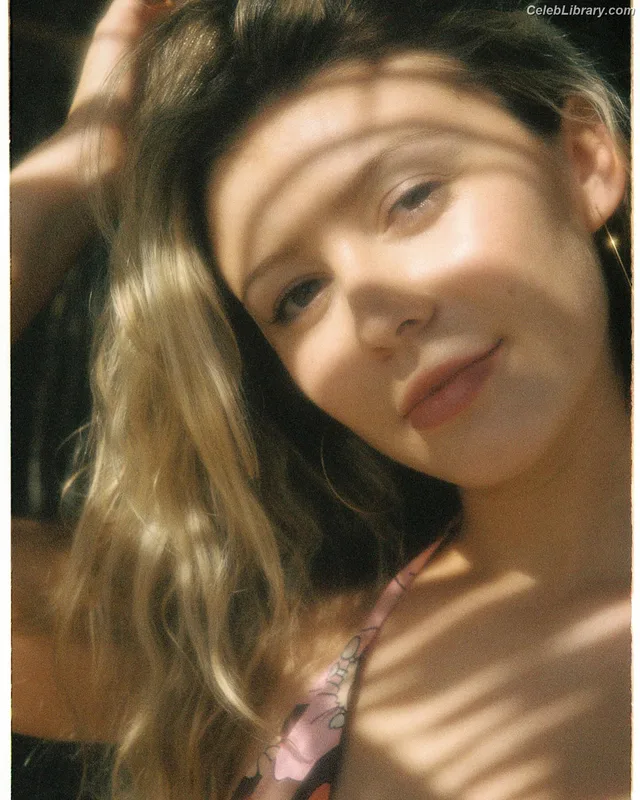 Genevieve Hannelius photo 2 of 313