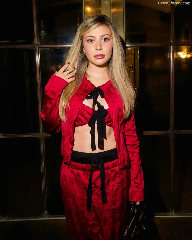 Genevieve Hannelius photo 14 of 313