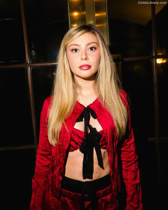 Genevieve Hannelius photo 16 of 313