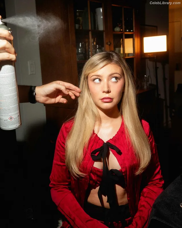 Genevieve Hannelius photo 20 of 313