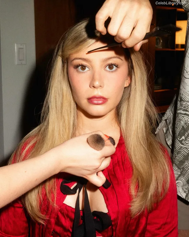 Genevieve Hannelius photo 21 of 313