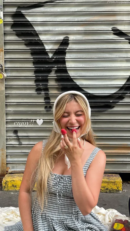 Genevieve Hannelius photo 15 of 313