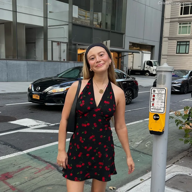 Genevieve Hannelius photo 1 of 313