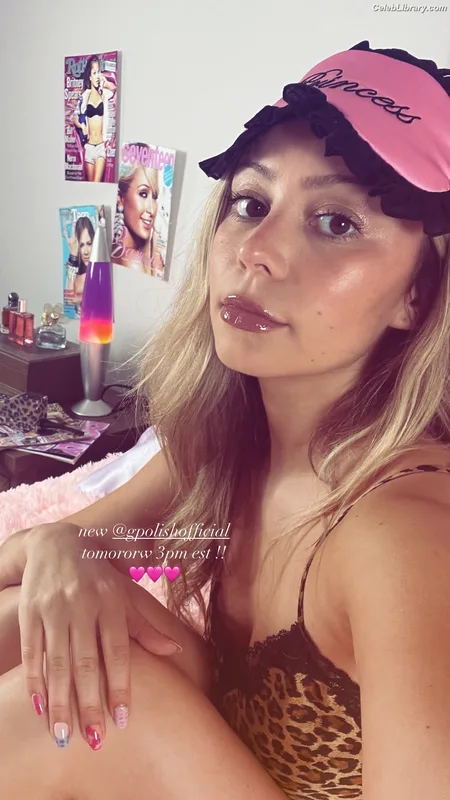 Genevieve Hannelius photo 19 of 313
