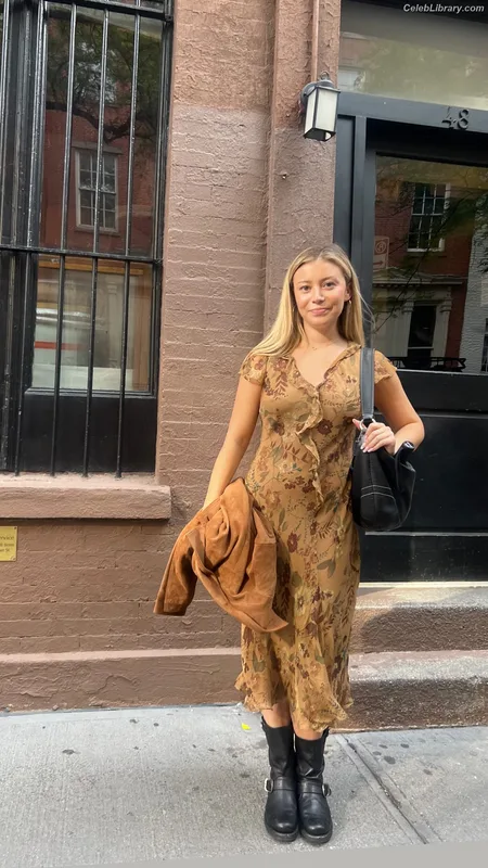 Genevieve Hannelius photo 3 of 313